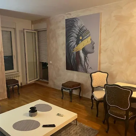 The Five-vozdovac Apartment *